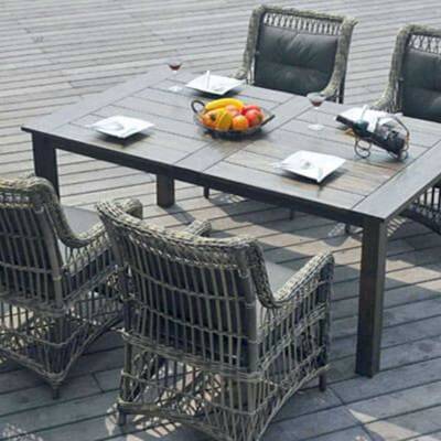 Outdoor Tables in Delhi